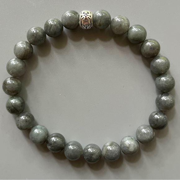 Black Labradorite Handcrafted Bead Bracelet - Picture 1 of 6